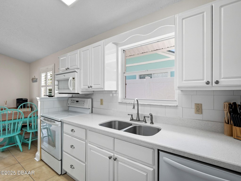 New Smyrna Beach, Florida, 32169, United States, 3 Bedrooms Bedrooms, ,2 BathroomsBathrooms,Residential,Forsale,1964581