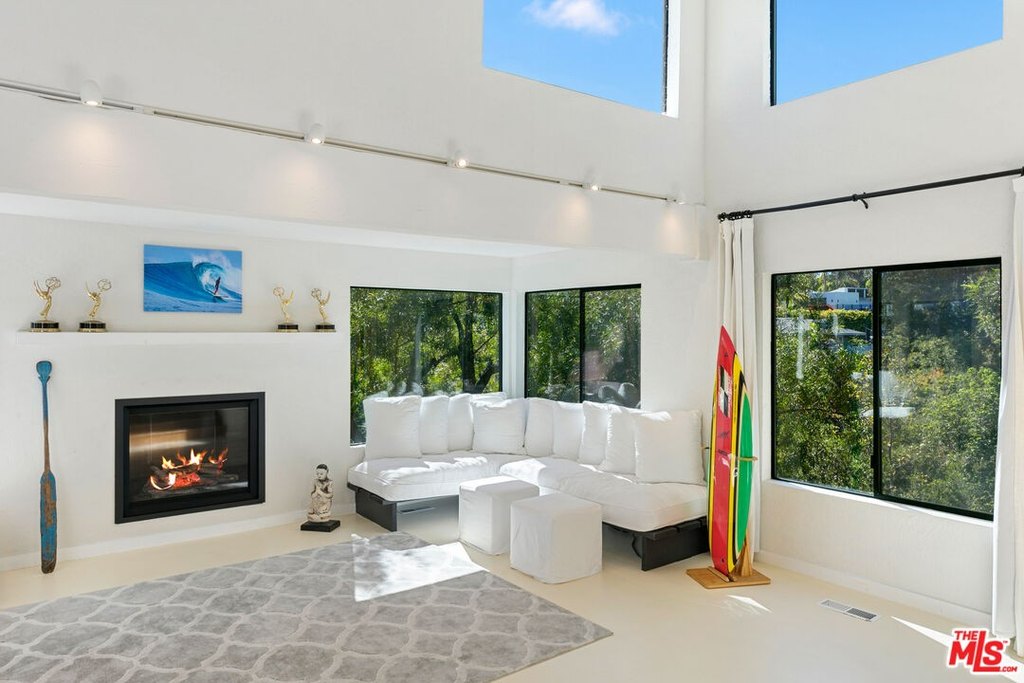 Malibu, California, 90265, United States, 3 Bedrooms Bedrooms, ,3 BathroomsBathrooms,Residential,Forsale,2001431