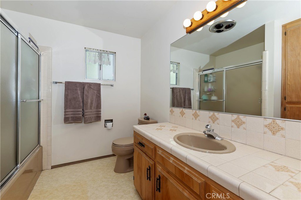 Lake Arrowhead, California, 92352, United States, 3 Bedrooms Bedrooms, ,3 BathroomsBathrooms,Residential,Forsale,1968496