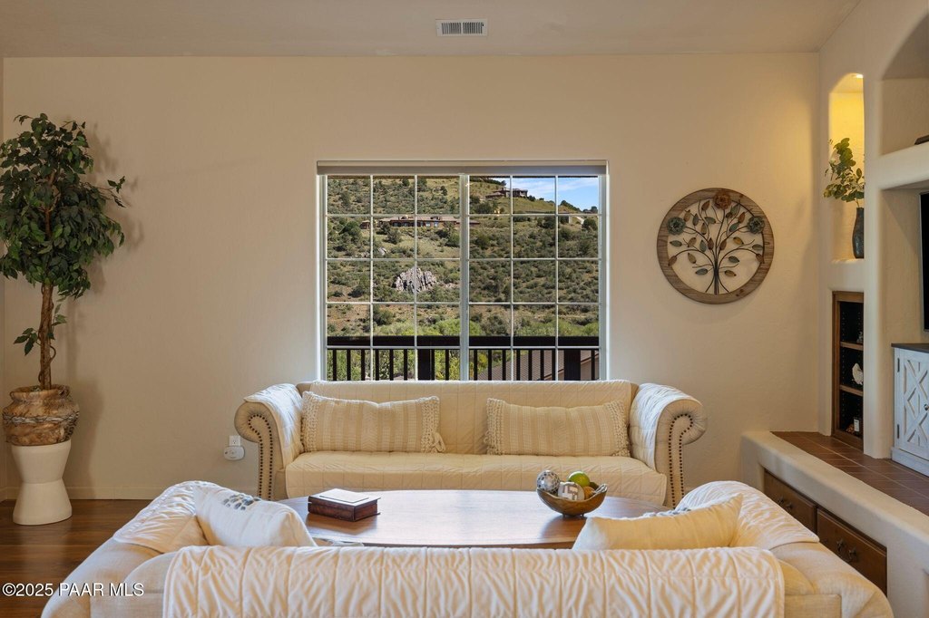 Prescott, Arizona, 86303, United States, 4 Bedrooms Bedrooms, ,3 BathroomsBathrooms,Residential,Forsale,1994057