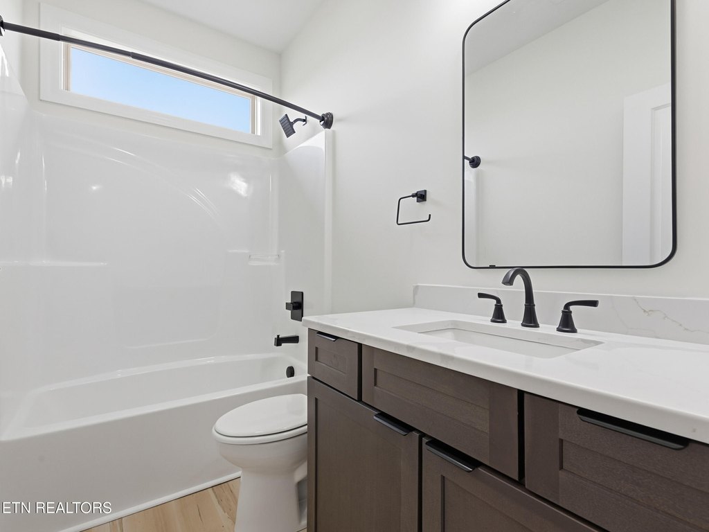 Vonore, Tennessee, 37885, United States, 3 Bedrooms Bedrooms, ,2 BathroomsBathrooms,Residential,Forsale,1910198