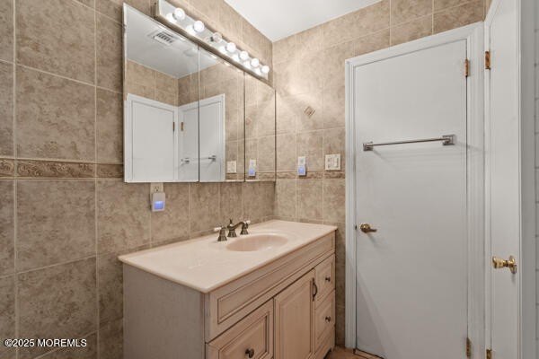 Tinton Falls, New Jersey, 07724, United States, 5 Bedrooms Bedrooms, ,2.5 BathroomsBathrooms,Residential,Forsale,1972265