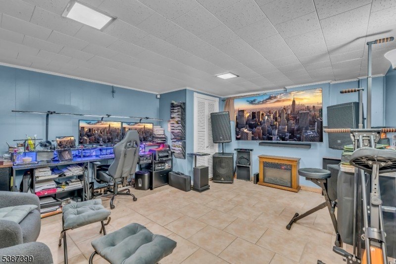 Linden City, New Jersey, 07036, United States, 3 Bedrooms Bedrooms, ,2 BathroomsBathrooms,Residential,Forsale,1994039