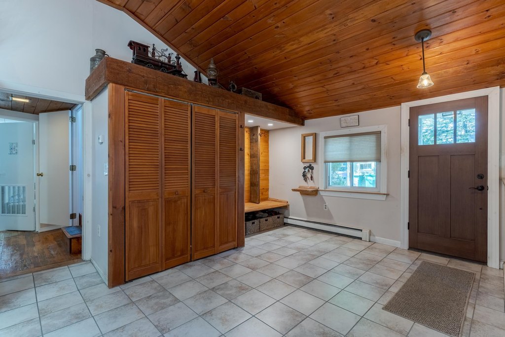 Kingston, New Hampshire, 03848, United States, 3 Bedrooms Bedrooms, ,2.5 BathroomsBathrooms,Residential,Forsale,2002414