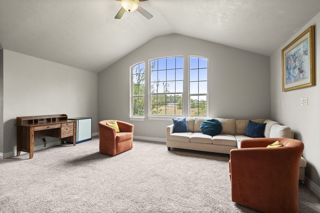 Montgomery, Texas, 77316, United States, 5 Bedrooms Bedrooms, ,3 BathroomsBathrooms,Residential,Forsale,1973417