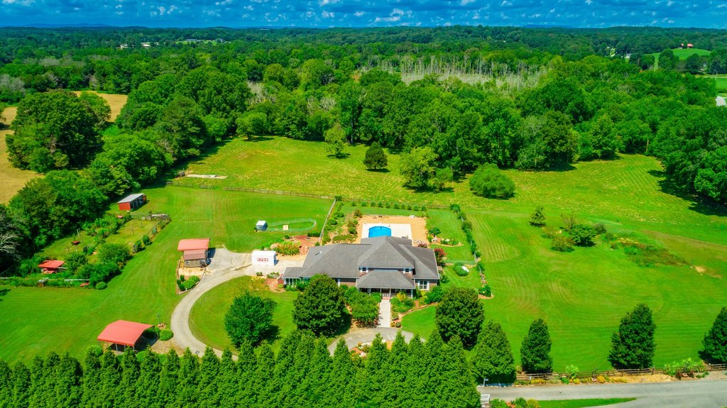 Ringgold, Georgia, 30736, United States, 5 Bedrooms Bedrooms, ,3.5 BathroomsBathrooms,Residential,Forsale,2009483