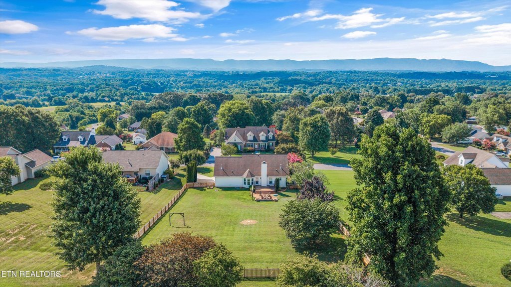 Maryville, Tennessee, 37801, United States, 3 Bedrooms Bedrooms, ,2.5 BathroomsBathrooms,Residential,Forsale,1910242