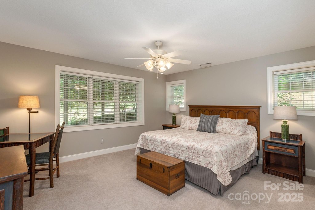 Flat Rock, North Carolina, 28731, United States, 3 Bedrooms Bedrooms, ,3 BathroomsBathrooms,Residential,Forsale,1985995