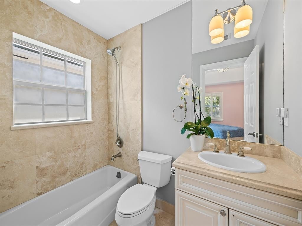 Fort Lauderdale, Florida, 33301, United States, 4 Bedrooms Bedrooms, ,4.5 BathroomsBathrooms,Residential,Forsale,2004498