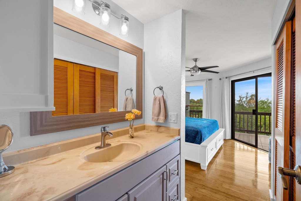 Kailua-Kona, Hawaii, 96740, United States, 2 Bedrooms Bedrooms, ,2 BathroomsBathrooms,Residential,Forsale,1989821