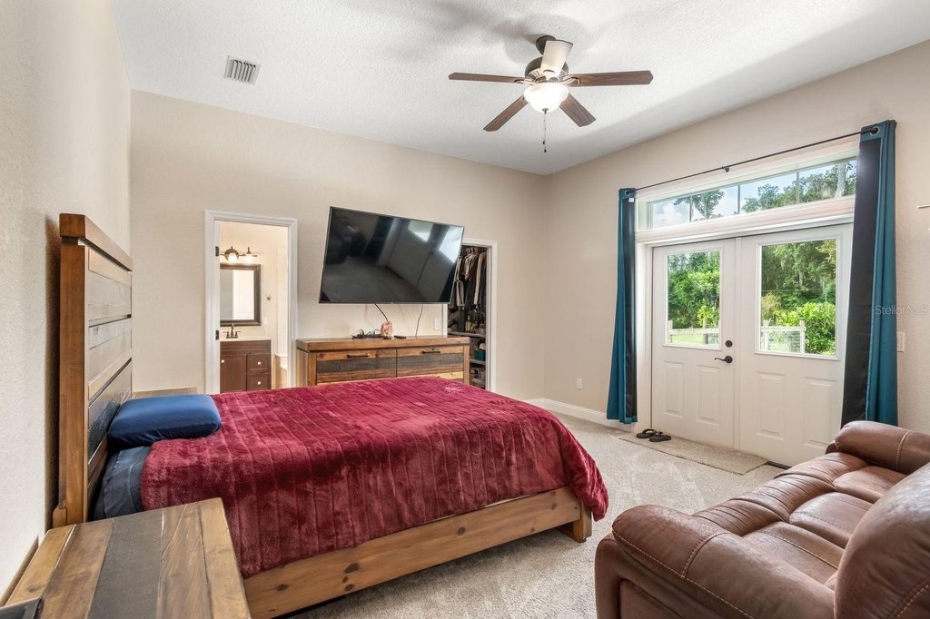 REDDICK, Florida, 32686, United States, 4 Bedrooms Bedrooms, ,4 BathroomsBathrooms,Residential,Forsale,1969786