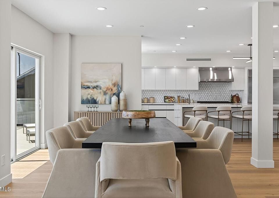 Ventura, California, 93001, United States, 4 Bedrooms Bedrooms, ,1.5 BathroomsBathrooms,Residential,Forsale,1963632