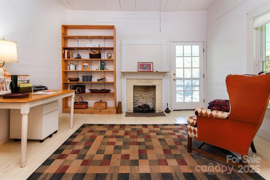 Vale, North Carolina, 28168, United States, 4 Bedrooms Bedrooms, ,1 BathroomBathrooms,Residential,Forsale,1985976