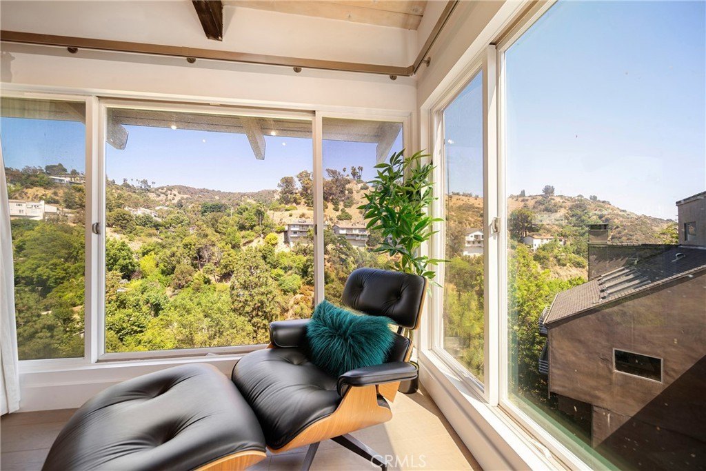 Los Angeles, California, 90046, United States, 3 Bedrooms Bedrooms, ,2 BathroomsBathrooms,Residential,Forsale,1985943