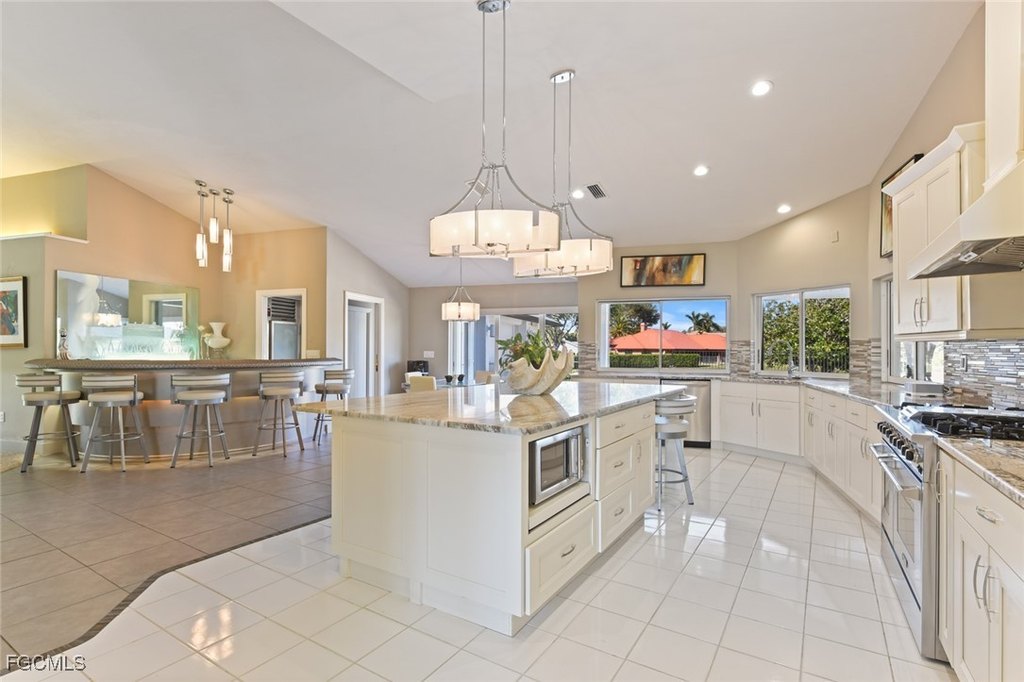 Fort Myers, Florida, 33912, United States, 3 Bedrooms Bedrooms, ,4.5 BathroomsBathrooms,Residential,Forsale,1971958