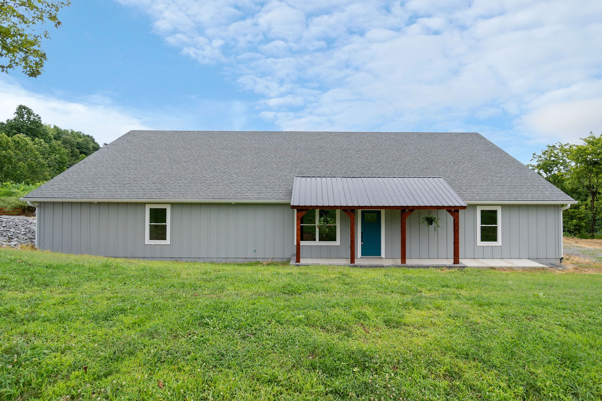 Dowelltown, Tennessee, 37059, United States, 4 Bedrooms Bedrooms, ,3 BathroomsBathrooms,Residential,Forsale,1999477