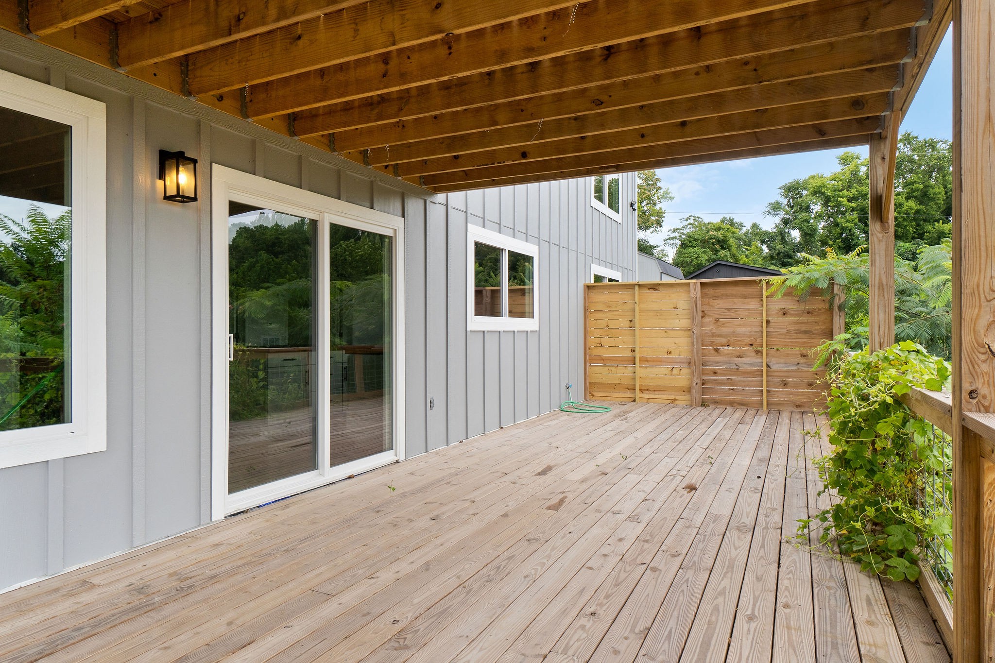 Dowelltown, Tennessee, 37059, United States, 4 Bedrooms Bedrooms, ,3 BathroomsBathrooms,Residential,Forsale,1999477