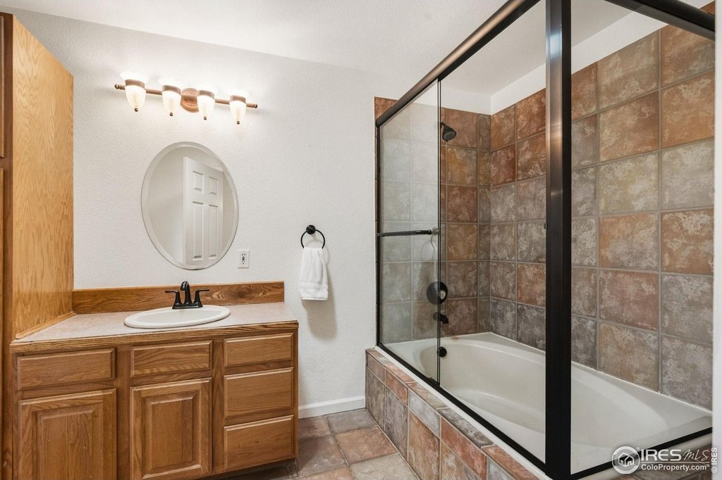 Wellington, Colorado, 80549, United States, 5 Bedrooms Bedrooms, ,3 BathroomsBathrooms,Residential,Forsale,1967205