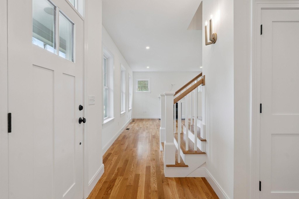 Kittery, Maine, 03905, United States, 4 Bedrooms Bedrooms, ,2.5 BathroomsBathrooms,Residential,Forsale,1968473