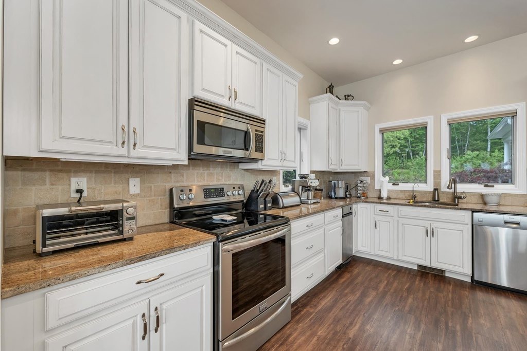 Laconia, New Hampshire, 03246, United States, 5 Bedrooms Bedrooms, ,3 BathroomsBathrooms,Residential,Forsale,1893890