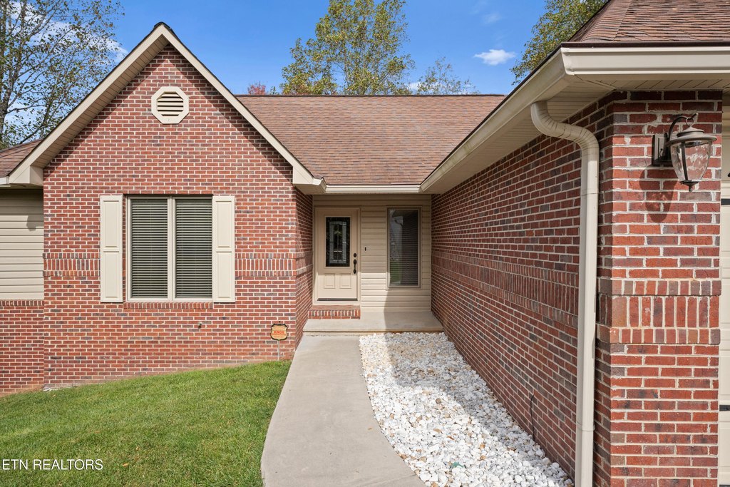 Loudon, Tennessee, 37774, United States, 4 Bedrooms Bedrooms, ,3 BathroomsBathrooms,Residential,Forsale,2011910