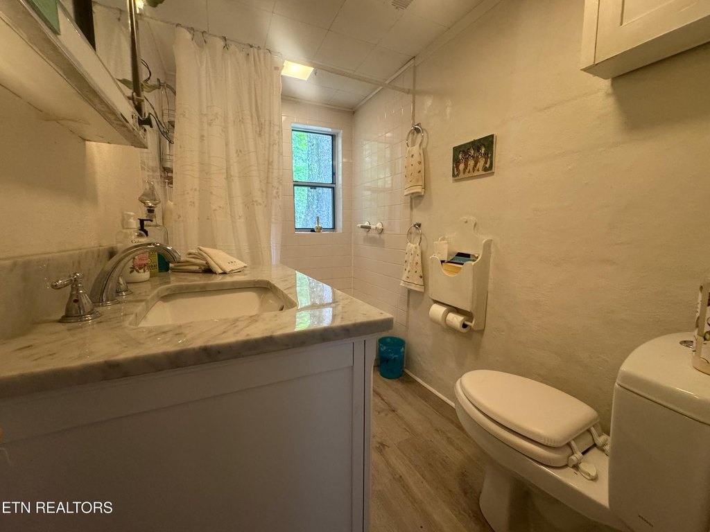 Rockwood, Tennessee, 37854, United States, 3 Bedrooms Bedrooms, ,1 BathroomBathrooms,Residential,Forsale,1893804