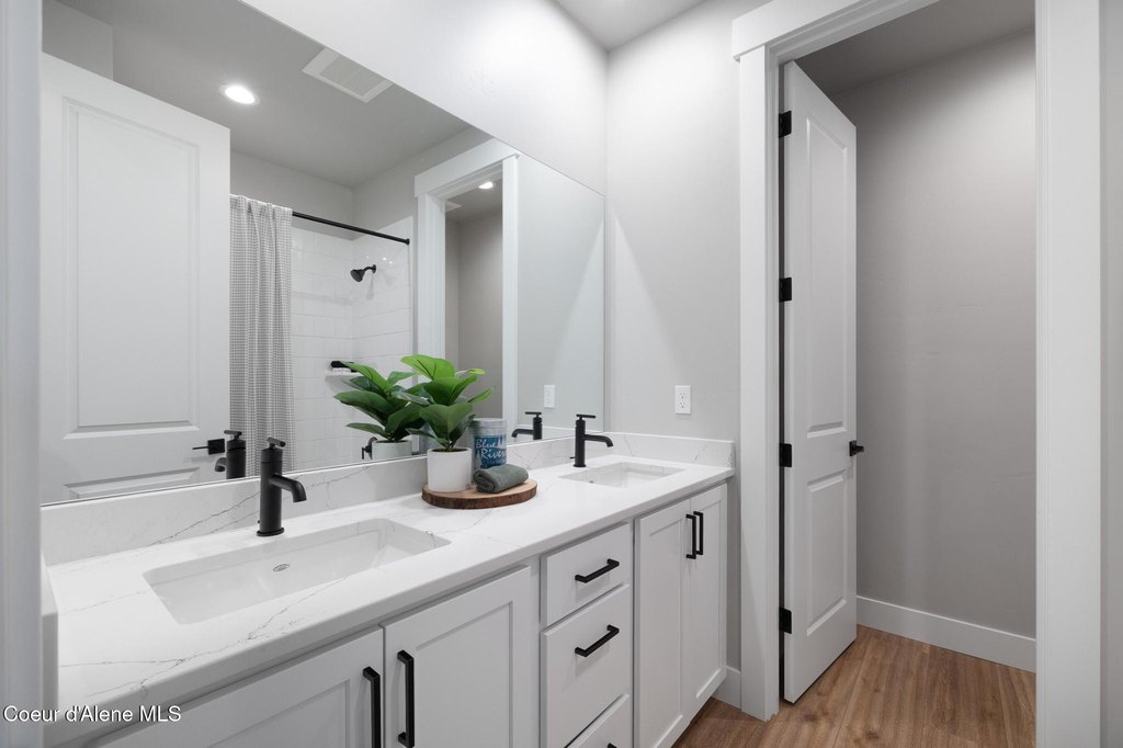 Sandpoint, Idaho, 83864, United States, 4 Bedrooms Bedrooms, ,3.5 BathroomsBathrooms,Residential,Forsale,1946357