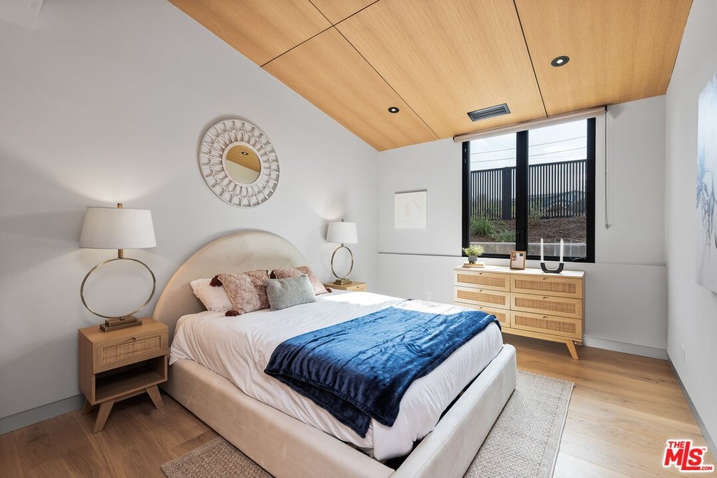 Malibu, California, 90265, United States, 3 Bedrooms Bedrooms, ,3 BathroomsBathrooms,Residential,Forsale,2004062