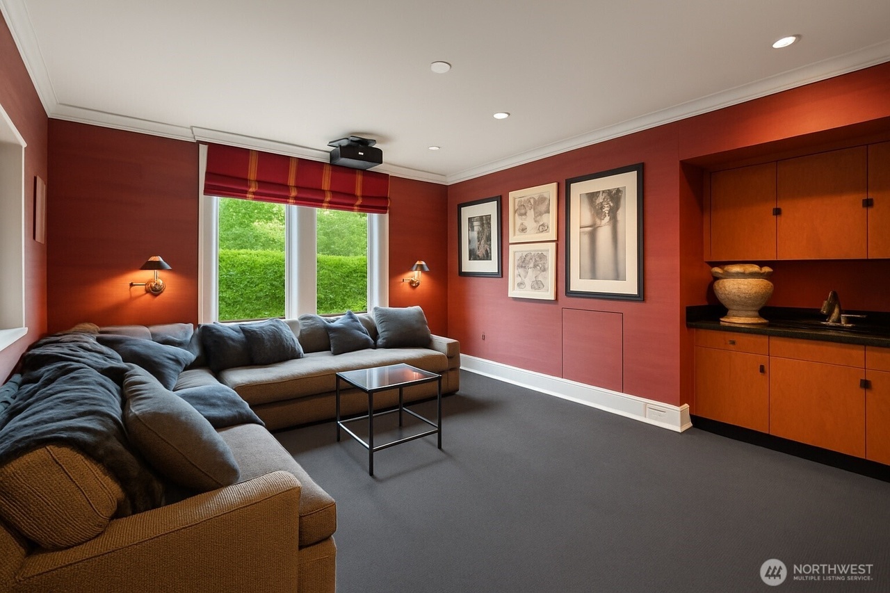 Kirkland, Washington, 98033, United States, 3 Bedrooms Bedrooms, ,3 BathroomsBathrooms,Residential,Forsale,1965877