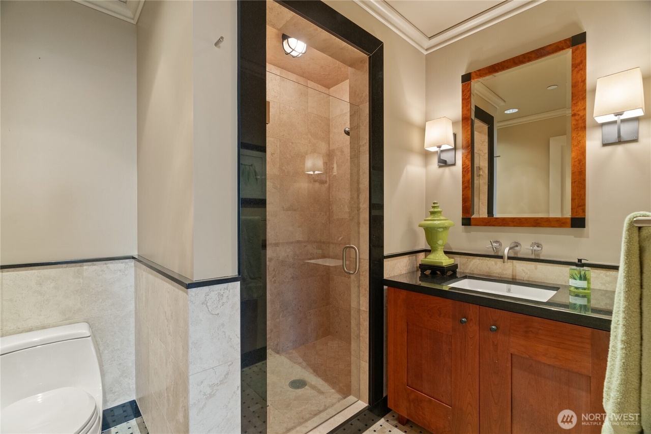 Kirkland, Washington, 98033, United States, 3 Bedrooms Bedrooms, ,3 BathroomsBathrooms,Residential,Forsale,1965877