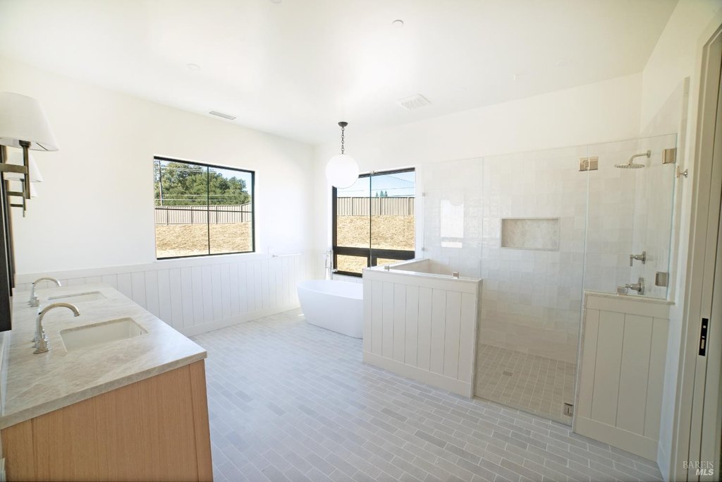 Santa Rosa, California, 95403, United States, 4 Bedrooms Bedrooms, ,6 BathroomsBathrooms,Residential,Forsale,1985918