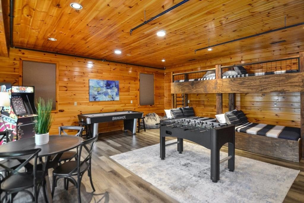 Sevierville, Tennessee, 37862, United States, 3 Bedrooms Bedrooms, ,6.5 BathroomsBathrooms,Residential,Forsale,2011936