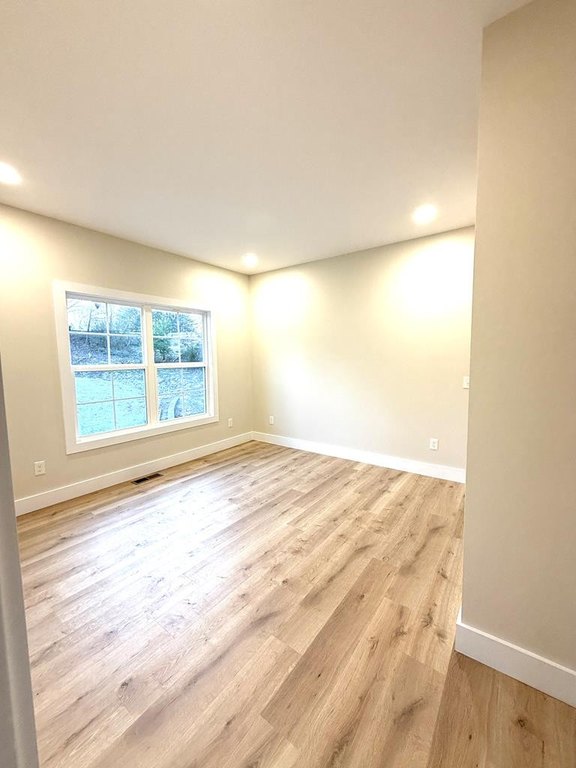 Sparta, Tennessee, 38583, United States, 3 Bedrooms Bedrooms, ,2.5 BathroomsBathrooms,Residential,Forsale,1996609