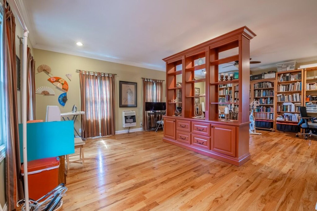 Calhoun, Georgia, 30701, United States, 5 Bedrooms Bedrooms, ,4.5 BathroomsBathrooms,Residential,Forsale,2004688