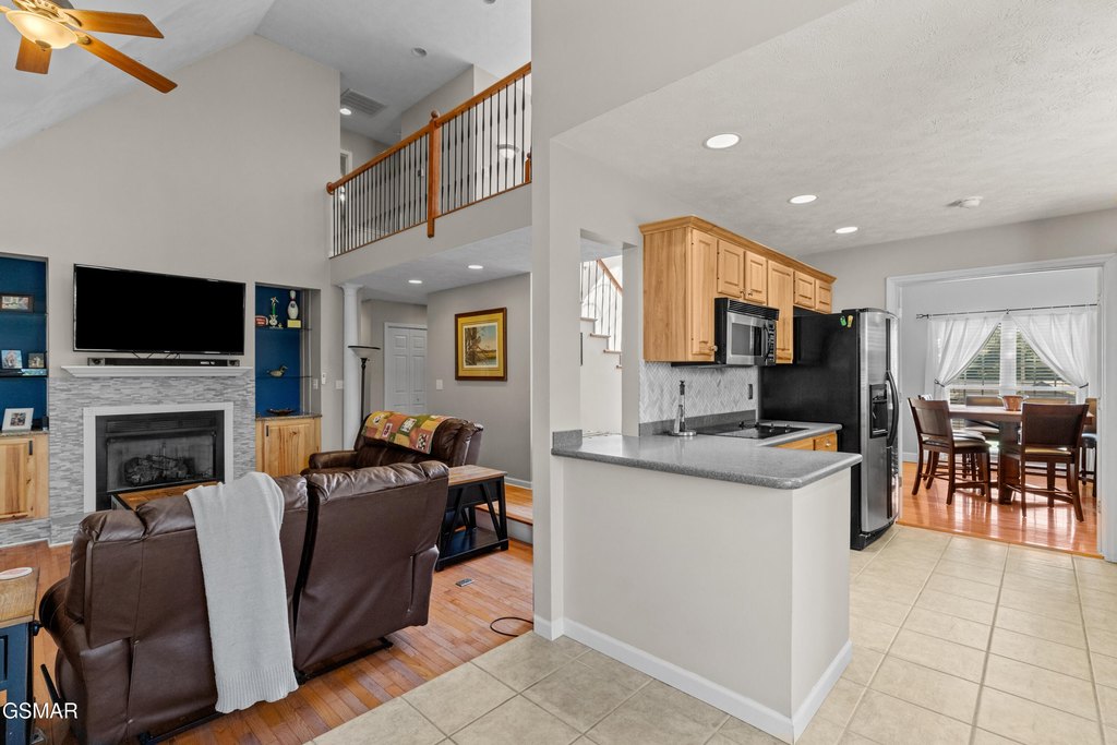 Baneberry, Tennessee, 37890, United States, 3 Bedrooms Bedrooms, ,2.5 BathroomsBathrooms,Residential,Forsale,1999467