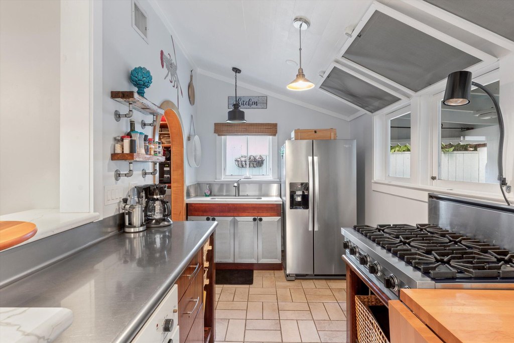 Key West, Florida, 33040, United States, 3 Bedrooms Bedrooms, ,1.5 BathroomsBathrooms,Residential,Forsale,1972001