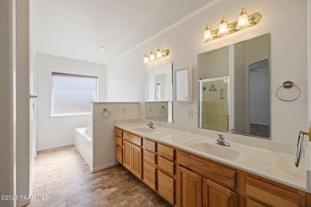 Chino Valley, Arizona, 86323, United States, 3 Bedrooms Bedrooms, ,2 BathroomsBathrooms,Residential,Forsale,1994067