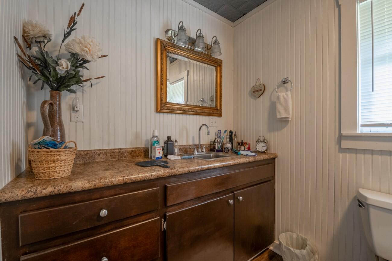 Calhoun, Georgia, 30701, United States, 5 Bedrooms Bedrooms, ,4 BathroomsBathrooms,Residential,Forsale,1963598