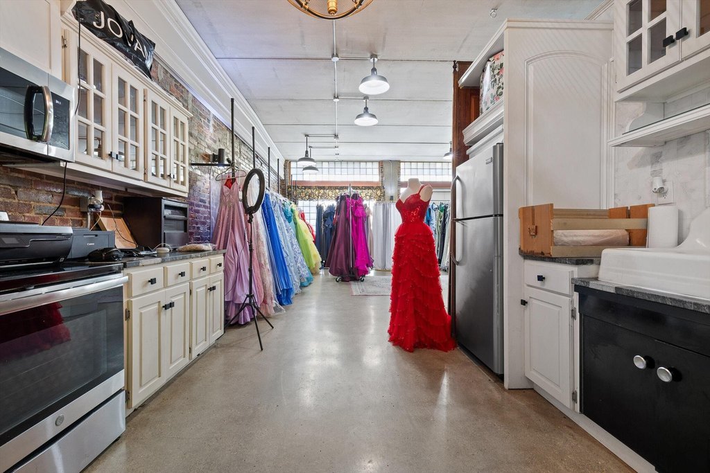 Chattanooga, Tennessee, 37402, United States, 4 Bedrooms Bedrooms, ,4.5 BathroomsBathrooms,Residential,Forsale,2011235