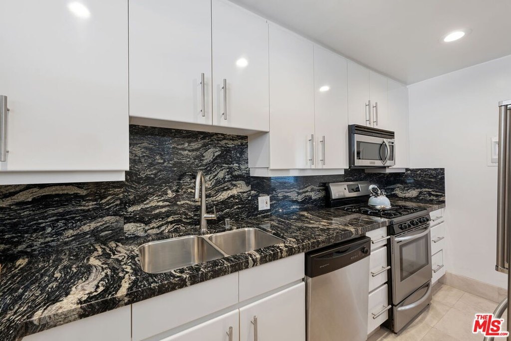 Malibu, California, 90265, United States, 2 Bedrooms Bedrooms, ,1 BathroomBathrooms,Residential,Forsale,1985963