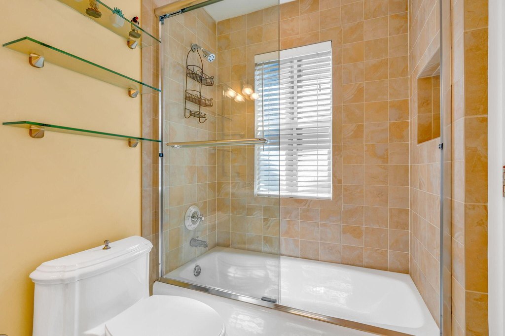 Key West, Florida, 33040, United States, 3 Bedrooms Bedrooms, ,3.5 BathroomsBathrooms,Residential,Forsale,2004350