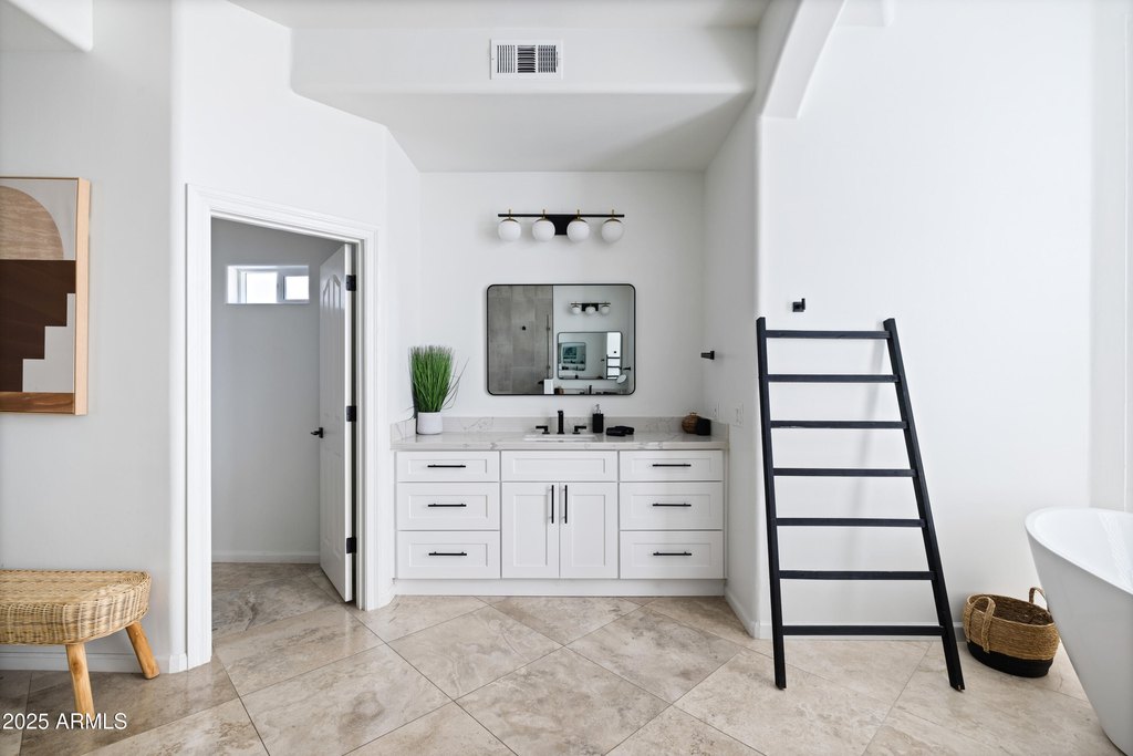 Scottsdale, Arizona, 85260, United States, 5 Bedrooms Bedrooms, ,4.5 BathroomsBathrooms,Residential,Forsale,2014407