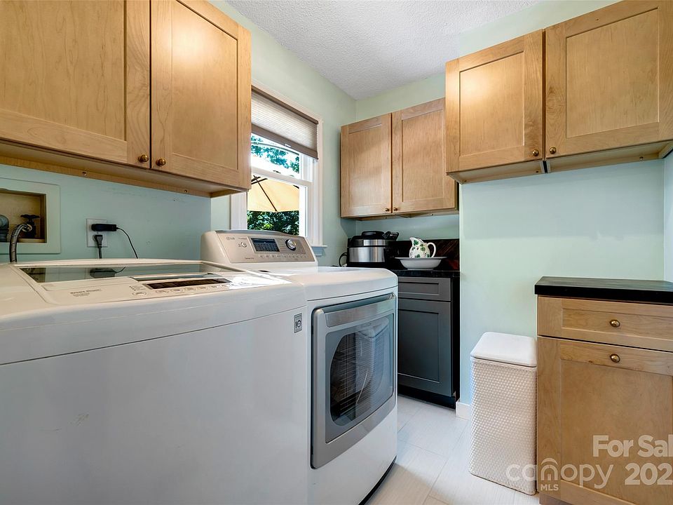 Mills River, North Carolina, 28759, United States, 3 Bedrooms Bedrooms, ,4 BathroomsBathrooms,Residential,Forsale,2004157