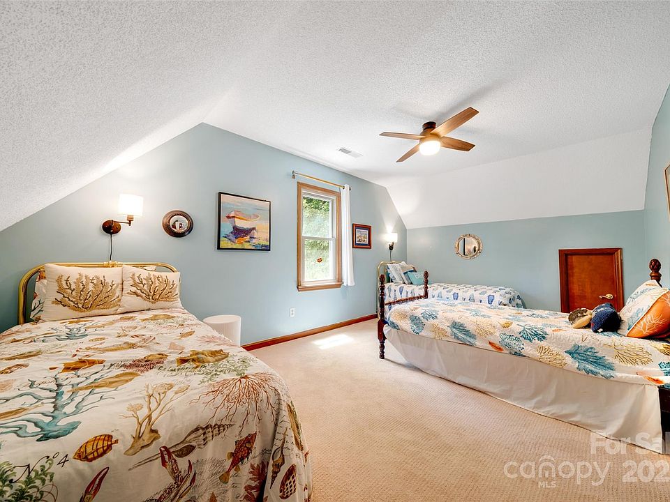 Mills River, North Carolina, 28759, United States, 3 Bedrooms Bedrooms, ,4 BathroomsBathrooms,Residential,Forsale,2004157