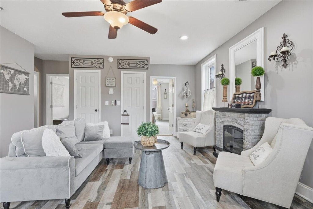 Dandridge, Tennessee, 37725, United States, ,Commercial,Forsale,1988738