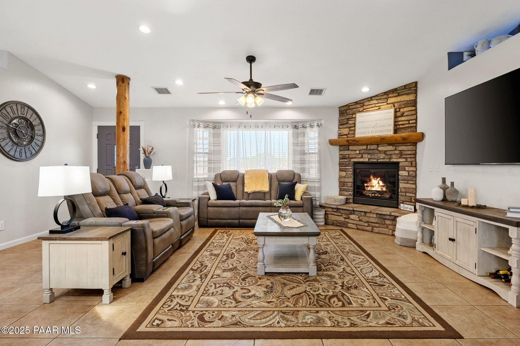 Chino Valley, Arizona, 86323, United States, 5 Bedrooms Bedrooms, ,2 BathroomsBathrooms,Residential,Forsale,1968231