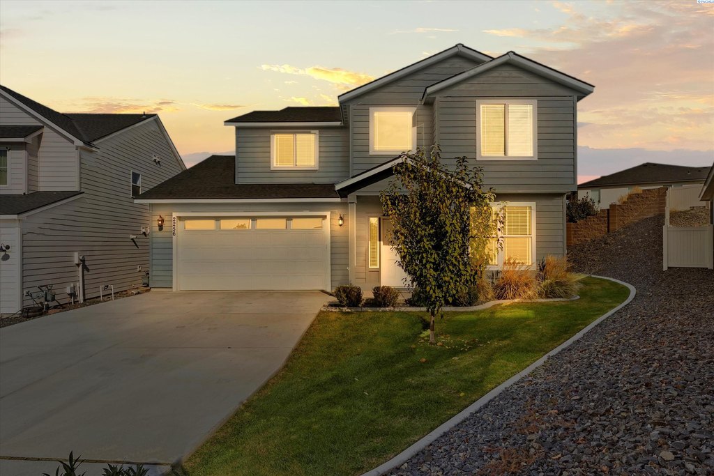 Richland, Washington, 99352, United States, 4 Bedrooms Bedrooms, ,2.5 BathroomsBathrooms,Residential,Forsale,1990696