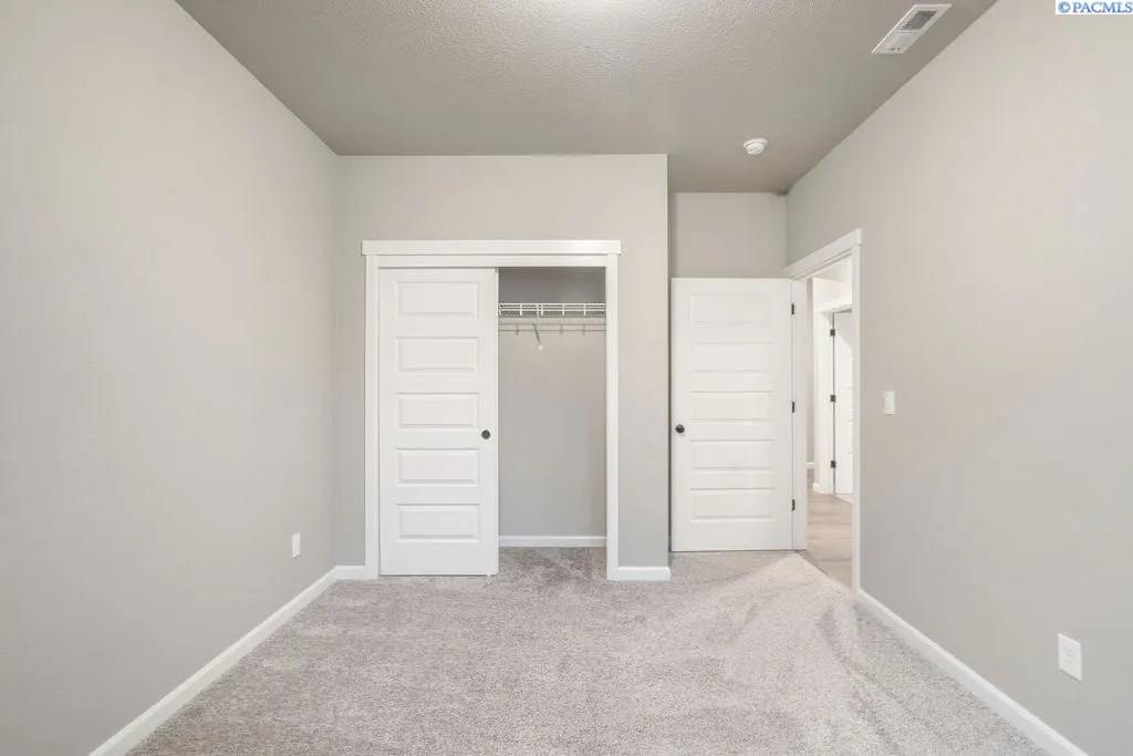 West Richland, Washington, 99353, United States, 4 Bedrooms Bedrooms, ,2 BathroomsBathrooms,Residential,Forsale,1990697