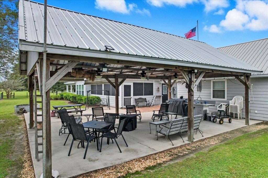 MORRISTON, Florida, 32668, United States, 4 Bedrooms Bedrooms, ,4.5 BathroomsBathrooms,Residential,Forsale,1994129