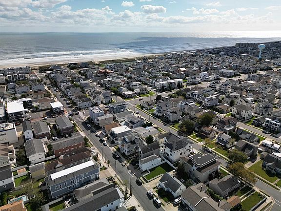 Margate, New Jersey, 08402, United States, 1 Bedroom Bedrooms, ,2 BathroomsBathrooms,Residential,Forsale,1967253